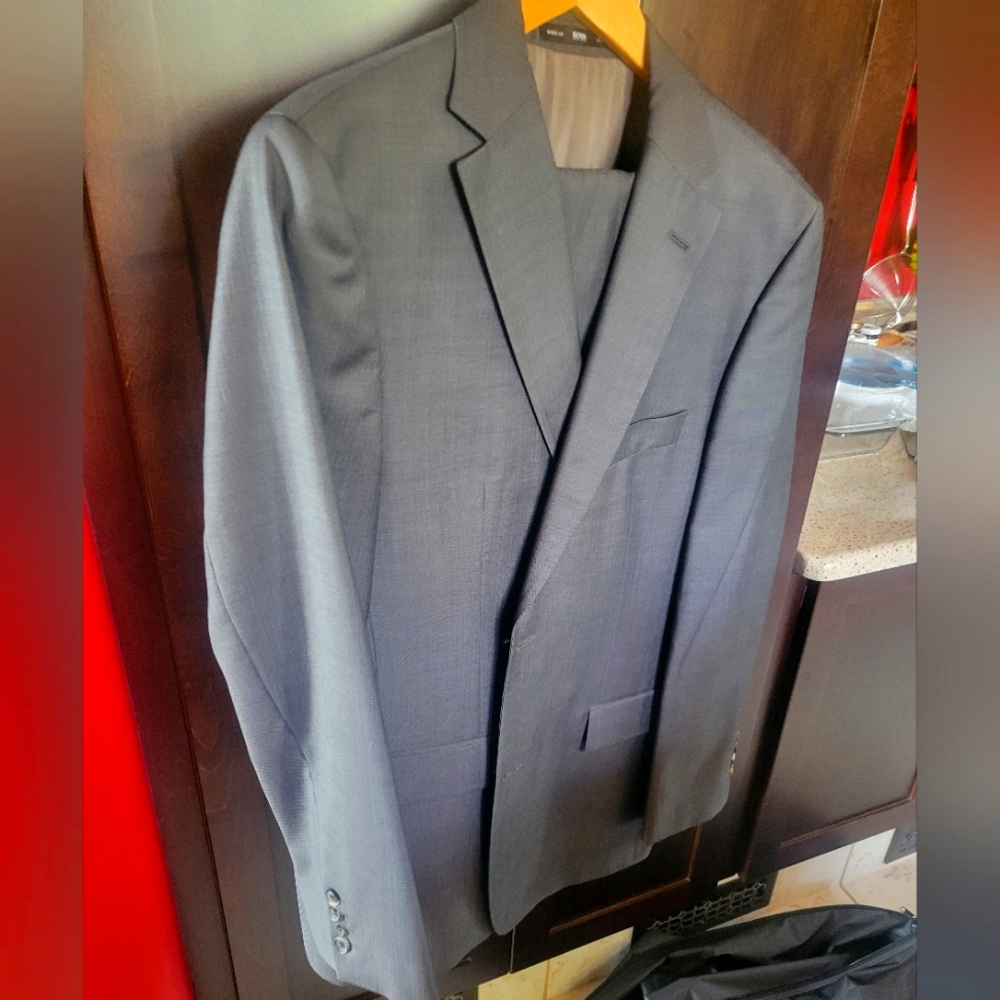 Hugo Boss 40R mid grey